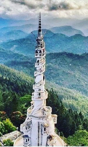 ambuluwawa-tower-is-the